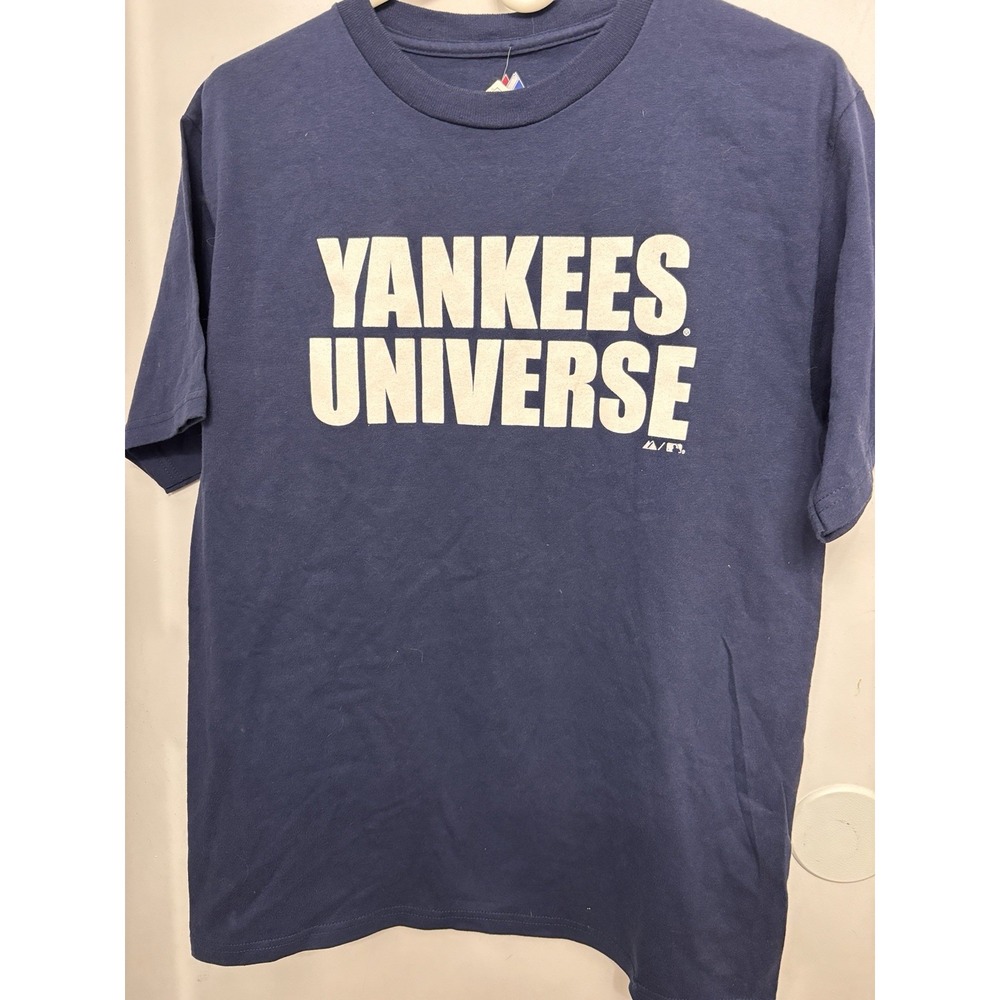NWT Youth XL Yankees Universe Navy Blue Tee Shirt 38x28 Fan Fun Team Apparel MLB